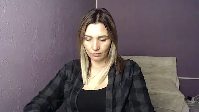  sexy lady online show from September 18, 2025, 1:36 pm