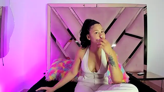 Sofia-candyht online show from February 18, 2025, 9:09 pm