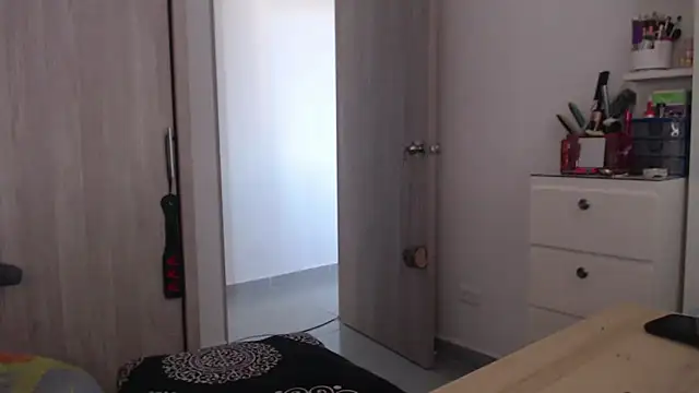 scarlett diamond11 online show from September 15, 2025, 10:21 pm