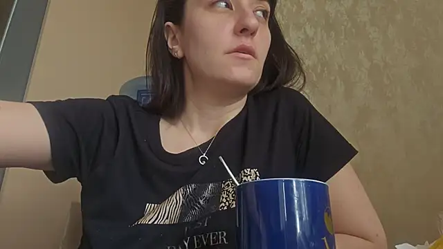 AlejandraDelaney online show from April 25, 2026, 12:52 pm