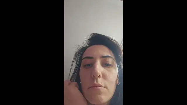 AlejandraDelaney online show from April 25, 2026, 1:41 pm