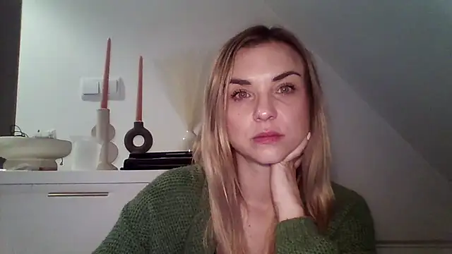 ashley xlove online show from February 4, 2026, 7:25 am