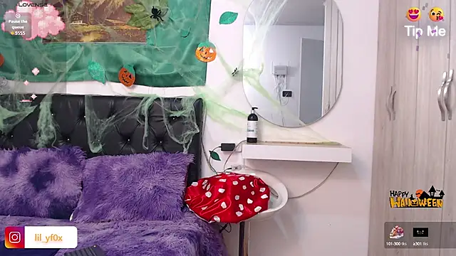 lily f00x online show from October 11, 2025, 1:12 pm