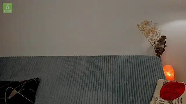 erika hoiree online show from March 21, 2025, 1:24 am