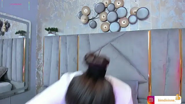 KimDevinne online show from September 20, 2025, 3:11 am