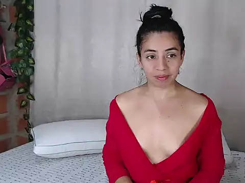 anngela01 online show from February 2, 2025, 4:22 pm