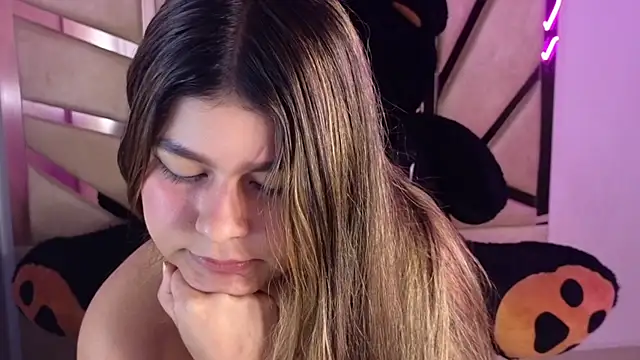 Snapshot of emmalee_01a chatting on February 26, 2025, 2:27 pm emmalee 01a online show from February 26, 2025, 2:27 pm