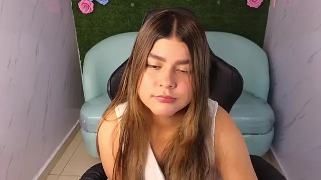 Snapshot of emmalee_01a chatting on February 28, 2025, 1:58 pm emmalee 01a online show from February 28, 2025, 1:58 pm