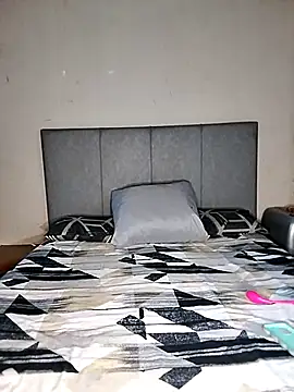 Snapshot of ThickPearlx23 chatting on February 6, 2026, 5:03 am ThickPearlx23 online show from February 6, 2026, 5:03 am