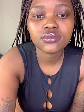 Snapshot of ThickPearlx23 chatting on June 18, 2026, 2:32 am ThickPearlx23 online show from June 18, 2026, 2:32 am