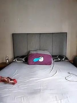 Snapshot of ThickPearlx23 chatting on February 28, 2026, 6:57 am ThickPearlx23 online show from February 28, 2026, 6:57 am