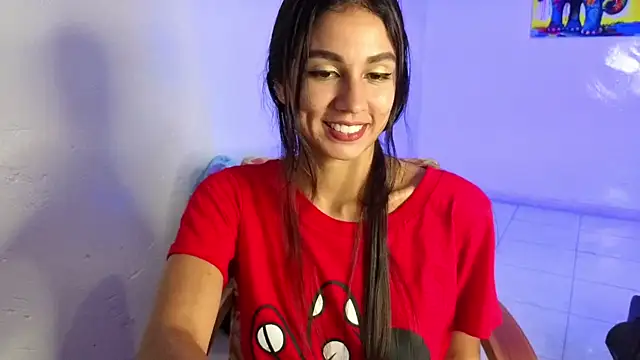 Luci And Sofi online show from August 5, 2026, 1:32 am