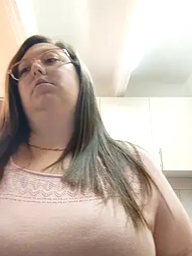 Chloee ep online show from March 20, 2025, 4:42 pm