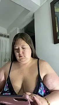 Snapshot of Chloee_ep chatting on March 6, 2026, 5:35 am Chloee ep online show from March 6, 2026, 5:35 am