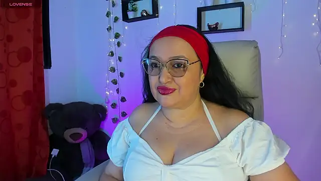 Gia Nahomi online show from February 2, 2026, 9:36 pm