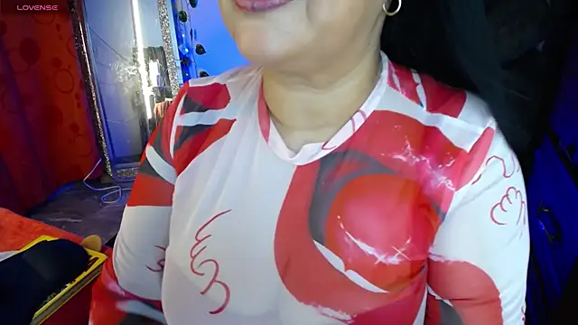 Gia Nahomi online show from June 13, 2026, 11:02 pm