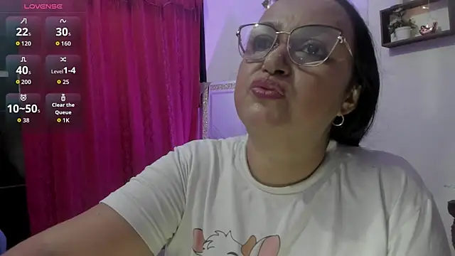 Gia Nahomi online show from October 29, 2025, 9:58 pm