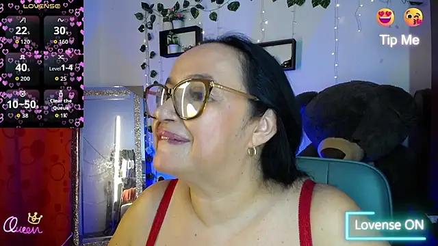 Gia Nahomi online show from June 14, 2026, 2:24 am