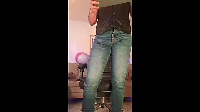 Snapshot of bradley_colt chatting on April 9, 2026, 2:34 pm bradley colt online show from April 9, 2026, 2:34 pm