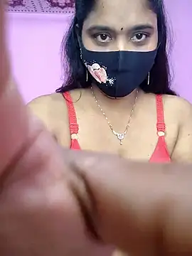 Hot Maleka online show from October 6, 2025, 2:35 am