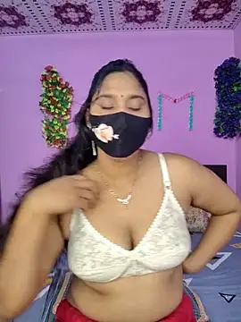Hot Maleka online show from November 4, 2025, 1:42 am