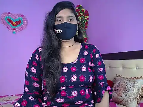 Hot Maleka online show from February 4, 2026, 4:13 pm