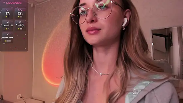 Tiffanyhunt online show from September 30, 2025, 1:28 pm