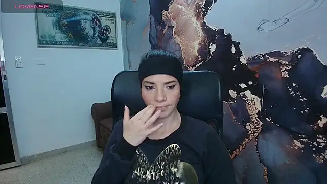 DanaaRey online show from October 10, 2025, 4:19 pm