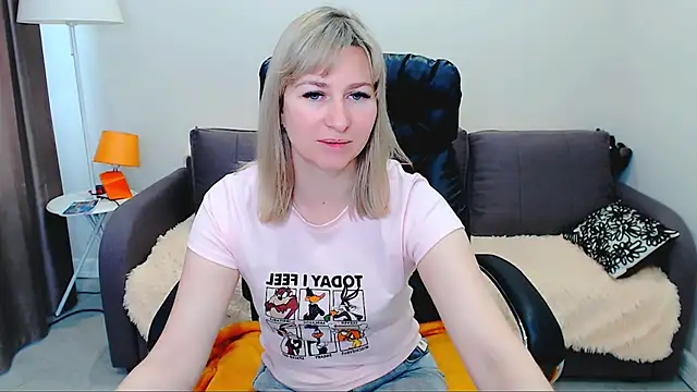 Snapshot of Incredible_Ariela chatting on June 14, 2026, 9:54 am Incredible Ariela online show from June 14, 2026, 9:54 am