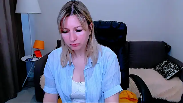 Snapshot of Incredible_Ariela chatting on June 11, 2026, 10:12 am Incredible Ariela online show from June 11, 2026, 10:12 am