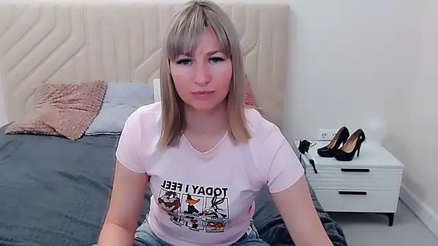 Snapshot of Incredible_Ariela chatting on June 13, 2026, 12:36 pm Incredible Ariela online show from June 13, 2026, 12:36 pm