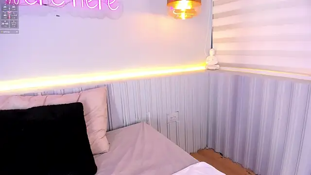 stephanymonroe online show from September 27, 2025, 4:24 pm