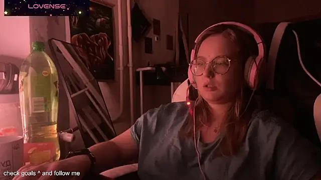 JacyWinslat online show from November 15, 2025, 3:38 pm