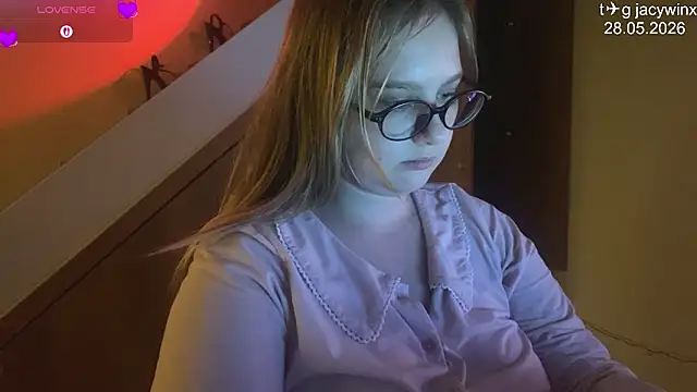 Snapshot of JacyWinslat chatting on May 28, 2026, 8:59 pm JacyWinslat online show from May 28, 2026, 8:59 pm
