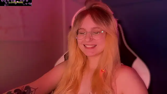 JacyWinslat online show from March 11, 2025, 5:02 pm