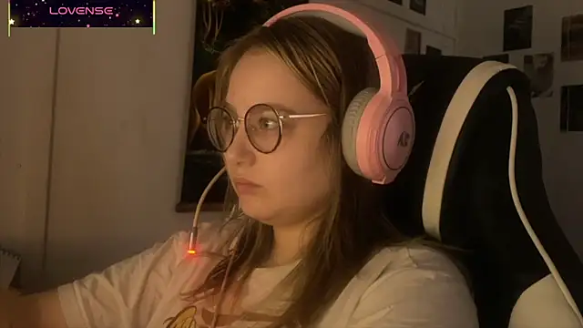 JacyWinslat online show from October 10, 2025, 2:29 pm