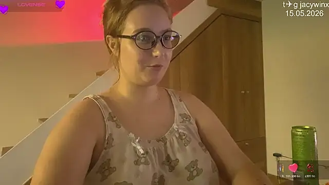 Snapshot of JacyWinslat chatting on May 15, 2026, 2:37 pm JacyWinslat online show from May 15, 2026, 2:37 pm