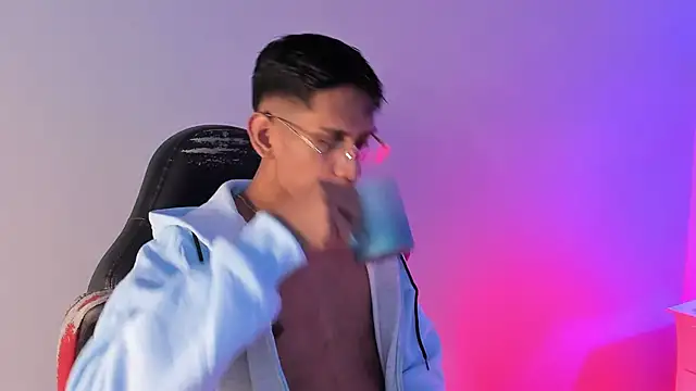 Nick Collins18 online show from October 1, 2025, 10:13 pm