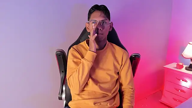 Nick Collins18 online show from October 7, 2025, 8:32 pm