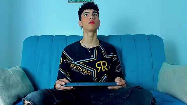 NeoRaptis online show from March 6, 2025, 8:16 pm