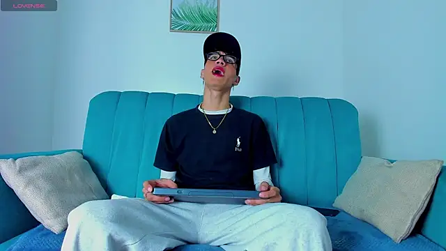 NeoRaptis online show from March 20, 2025, 8:40 pm