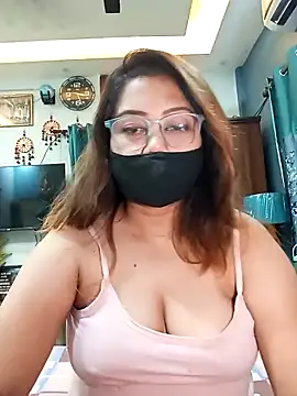 Cute-mona online show from May 2, 2026, 9:58 am