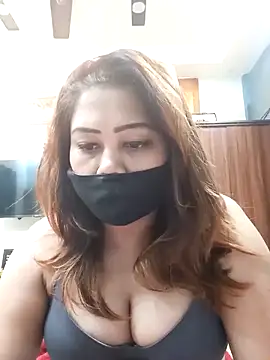 Cute-mona online show from February 10, 2026, 7:35 pm