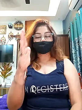 Cute-mona online show from December 1, 2025, 11:00 am