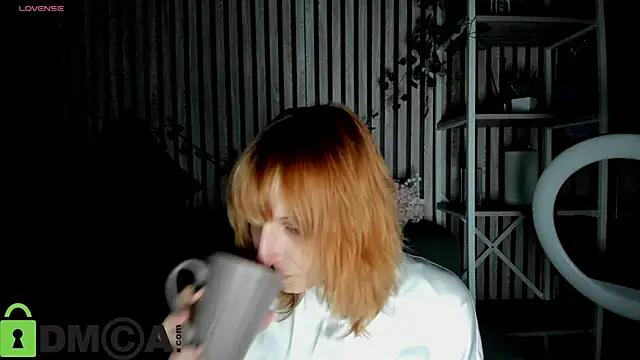 Snapshot of Little_Chips chatting on June 20, 2026, 5:18 pm Little Chips online show from June 20, 2026, 5:18 pm