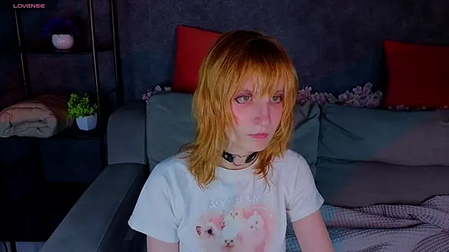 Snapshot of Little_Chips chatting on July 11, 2026, 5:24 pm Little Chips online show from July 11, 2026, 5:24 pm