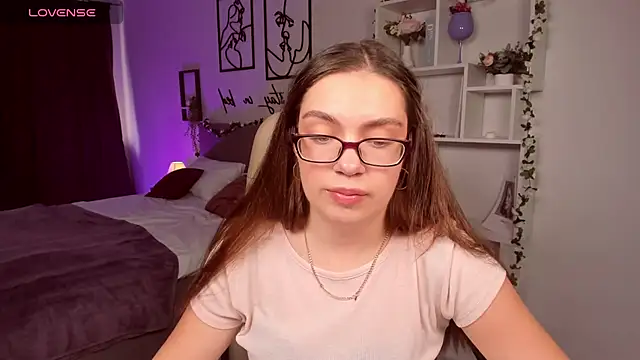 DaniellaLovely online show from September 19, 2025, 10:52 am