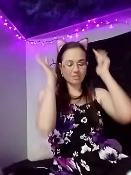 Cutebitchxh online show from April 14, 2026, 3:22 am