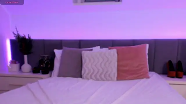 JessieePink online show from April 23, 2026, 5:14 pm