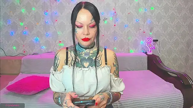 Snapshot of Megan_Black_Moon chatting on March 16, 2025, 3:36 am Megan Black Moon online show from March 16, 2025, 3:36 am